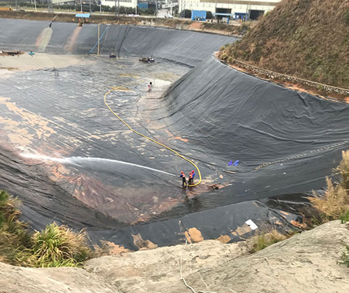 沙湖镇废水池清理