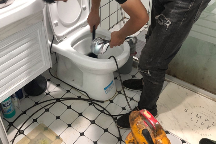 沙湖镇马桶堵塞自己疏通还是找师傅？专业上门服务让你省时更省心
